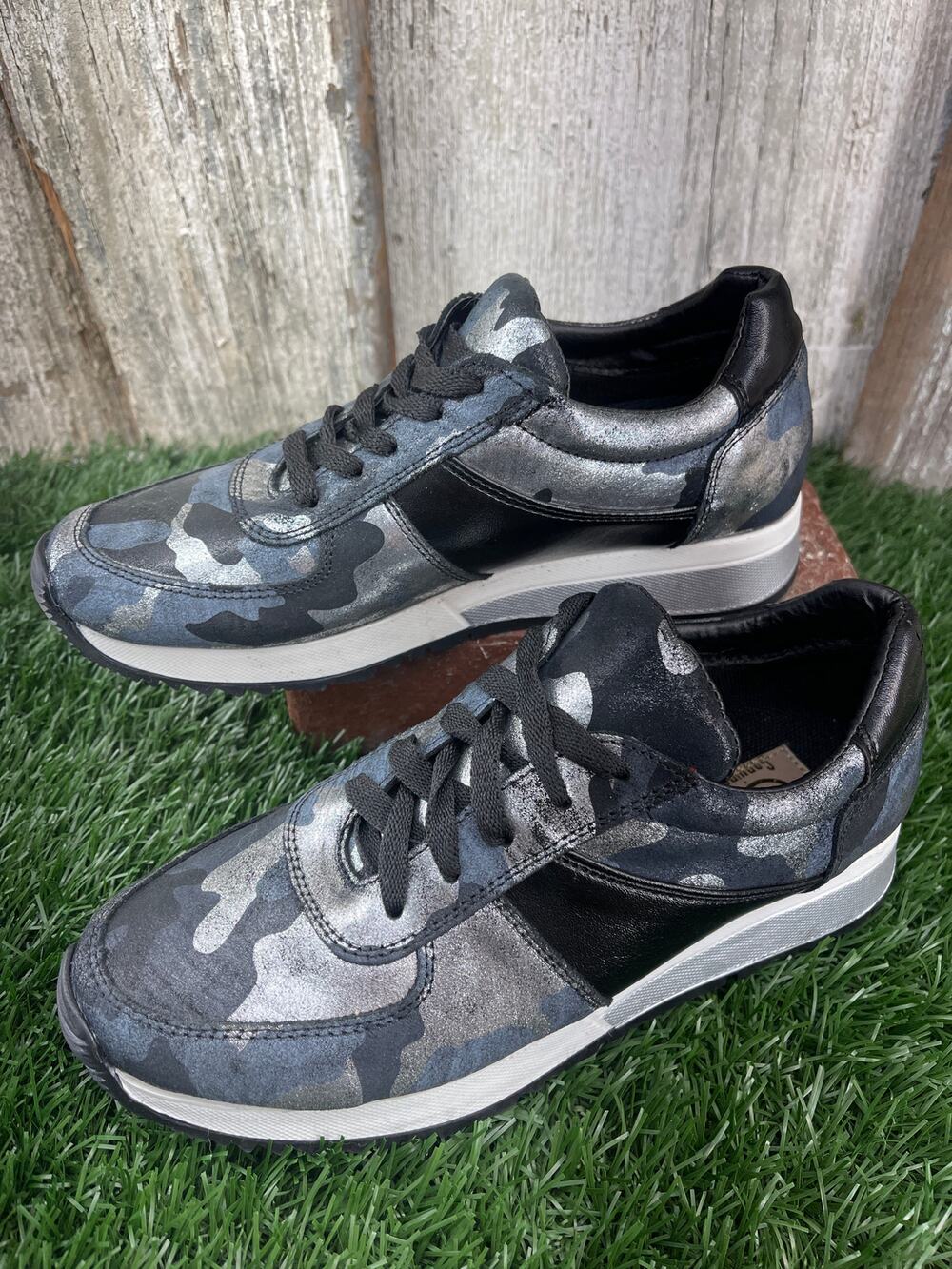 READ! CoFi Leather Holly Camo Sneakers Women's Mismatched Sizes L US 6.5 R US 6